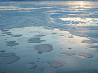 Frozen lake patterns